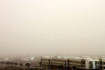Una densa calima cubre el cielo de Telde (Foto Jesús Ruiz, TA y Antonio Rico)